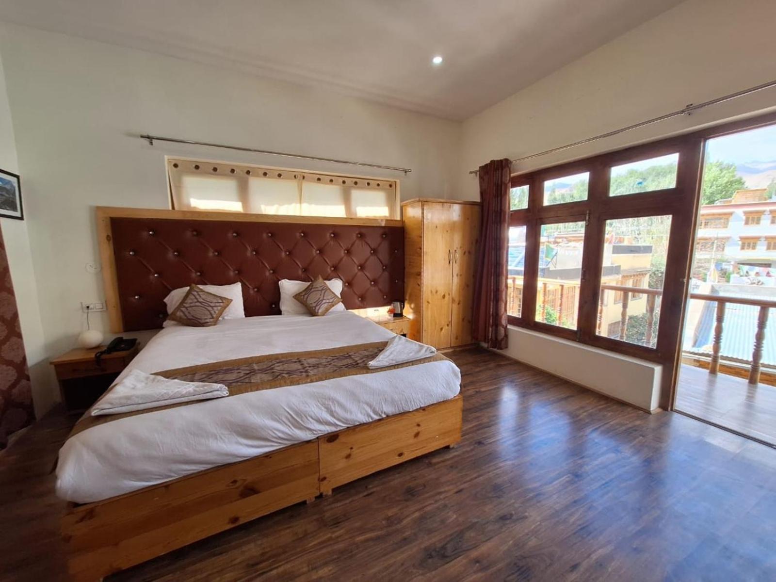 Fox Guest House Ladakh By Lexstays Leh Ngoại thất bức ảnh